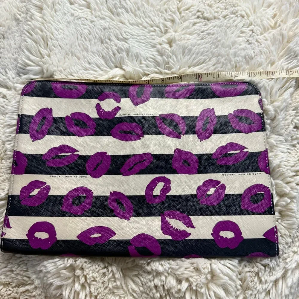 Marc by Marc Jacobs Striped Purple Lips Laptop Sleeve / Case